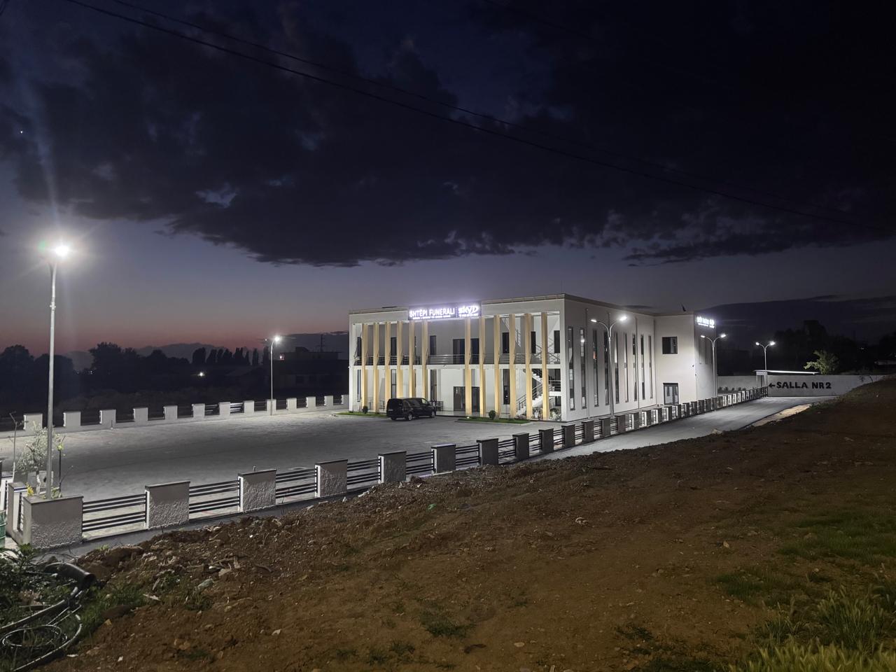 Ndriçim i jashtëm i një objekti, punuar nga ne